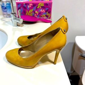 Wear and tear on Stuart weitzman nude heels